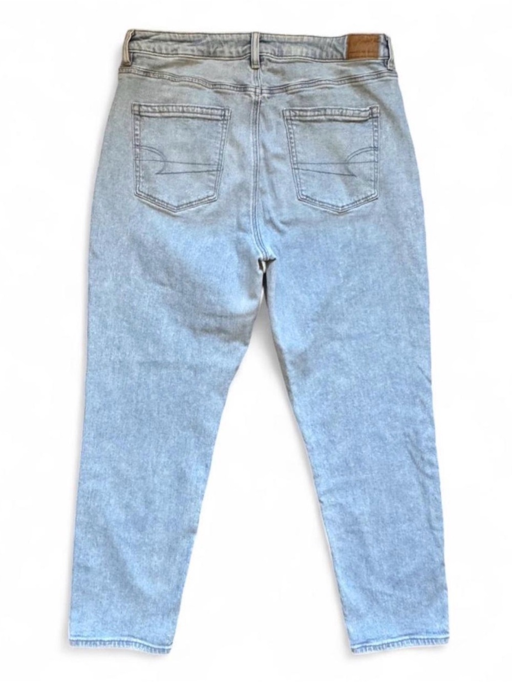 American Eagle Women’s Size 14 Regular Mom Jeans Light Wash High Rise Denim - Picture 2 of 4